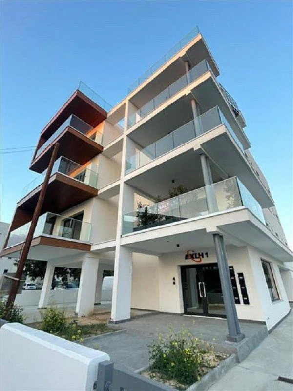 Резиденция с парковкой в престижном районе Лимассола, Кипр