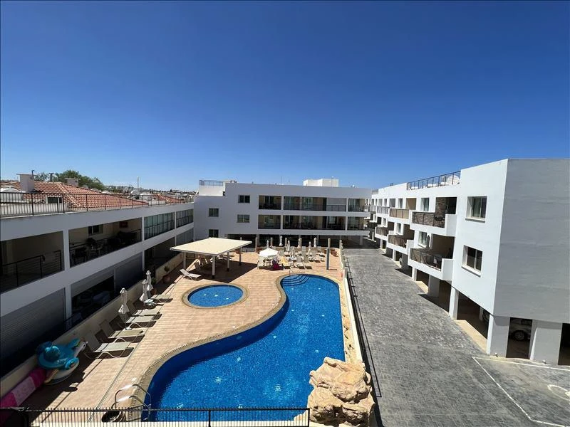 Резиденция с бассейном и видом на море в 600 метрах от пляжа, Каппарис, Кипр