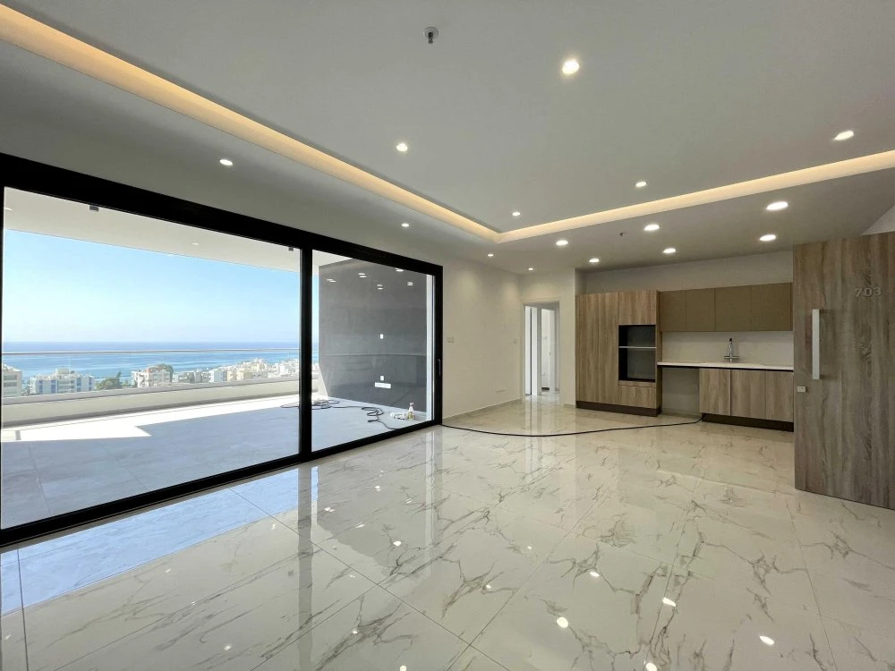 Современные апартаменты в жилом комплексе недалеко от моря в Лимассоле, Кипр