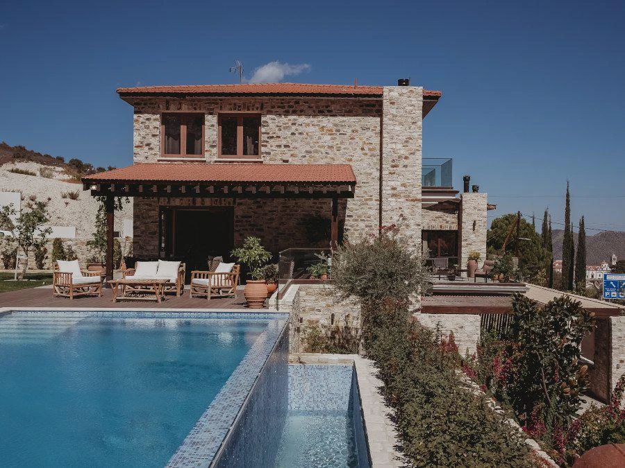 Вилла с гостевыми домами, бассейном и живописными видами, Лефкара, Кипр