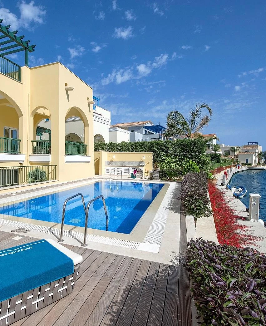 Виллы с собственными причалами и бассейнами в элитная резиденции на острове, Лимассол, Кипр