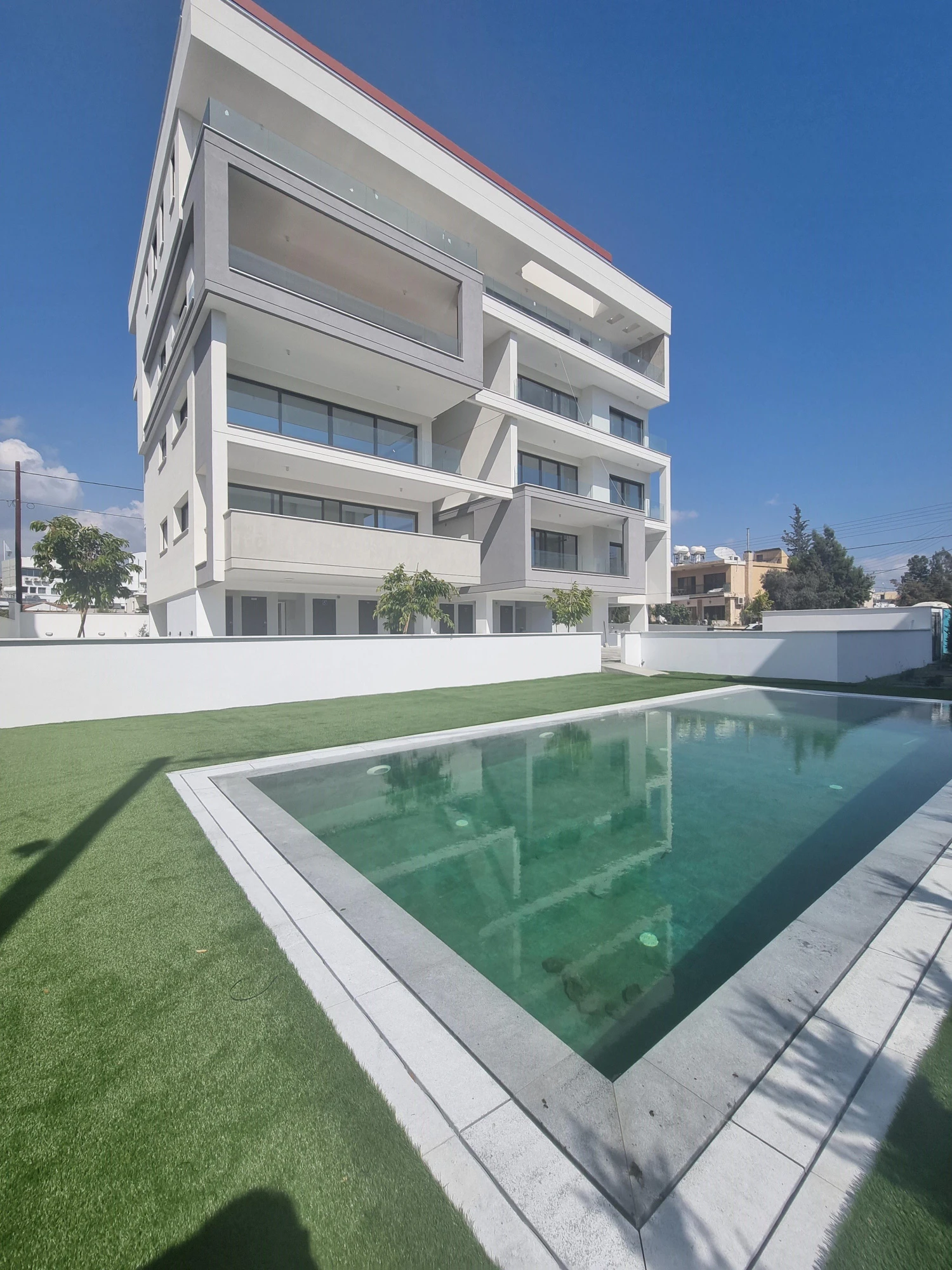 Современная резиденция в 700 метрах от пляжа, в центре Лимассола, Кипр