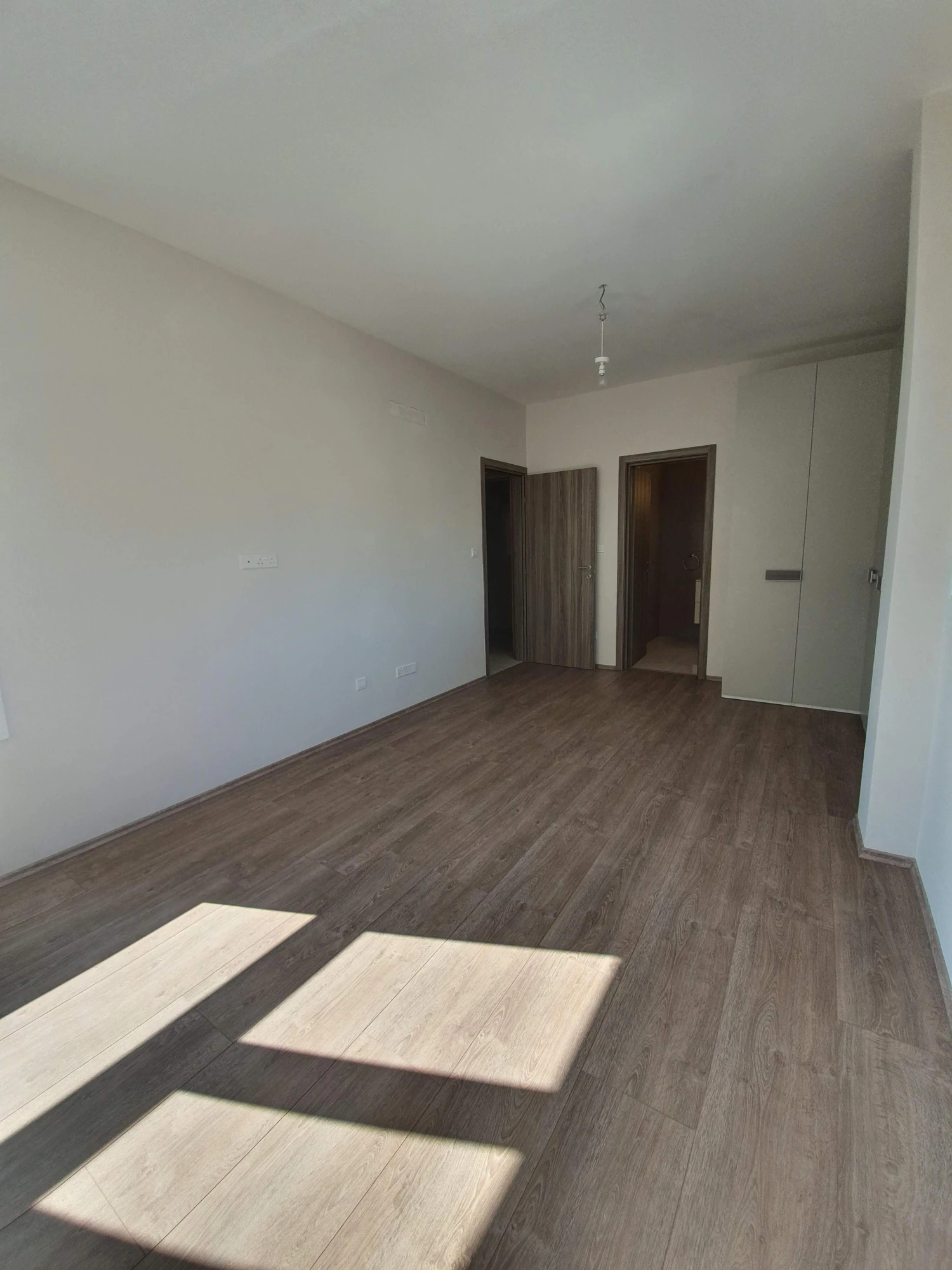 Резиденция с бассейнами и пляжем на первой линии у моря, Лимассол, Кипр